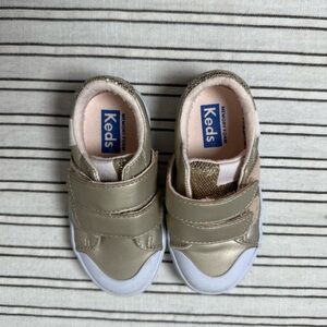 Toddler girl’s 6c Jed’s Courtney hook and loop rose gold sneakers